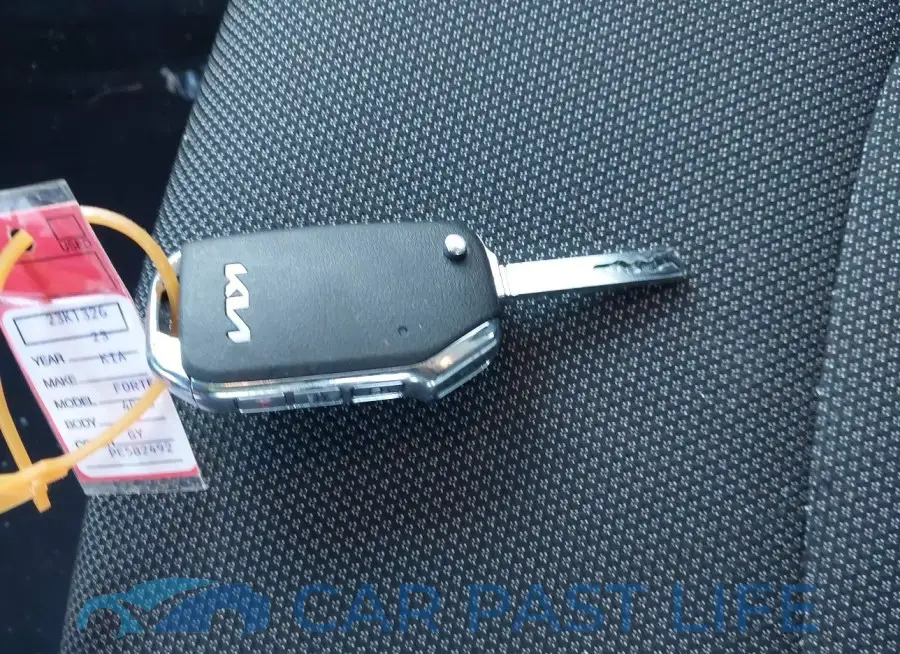 3KPF24AD8PE582492# 11