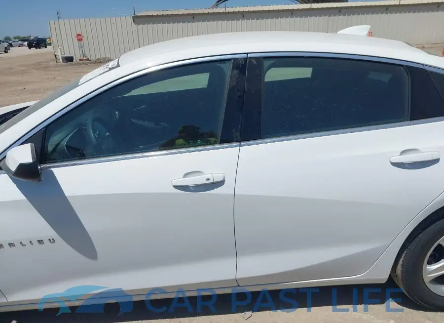 1G1ZD5ST1PF242599# 14