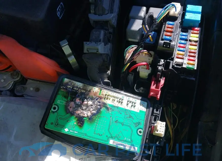4T1BD1FKXGU183143# 17