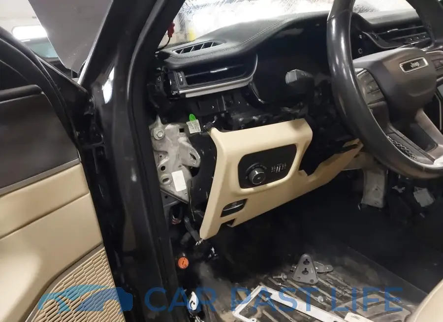 1C4RJKBGXM8139926# 19