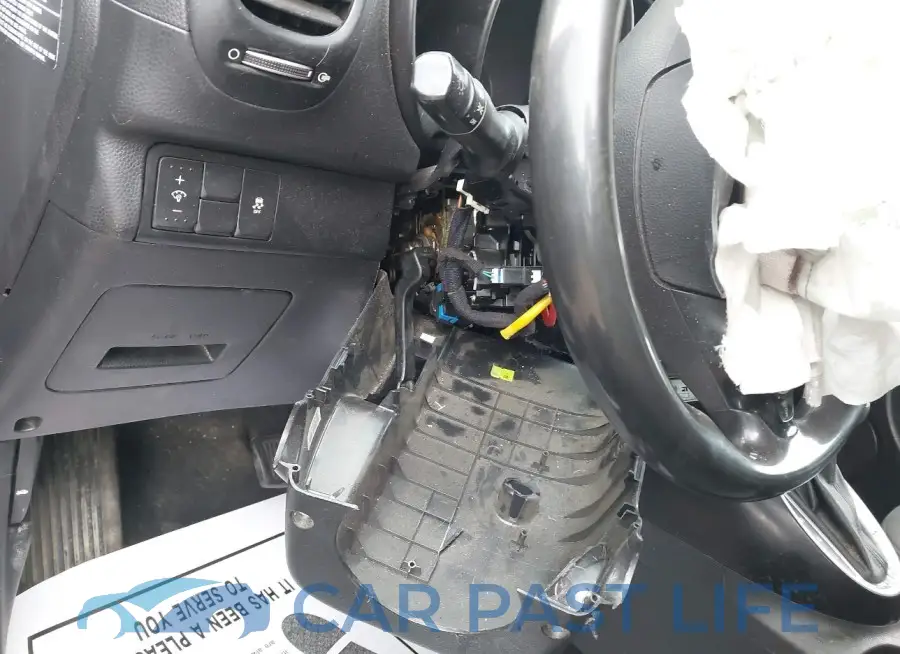 KNDJN2A26K7020815# 16
