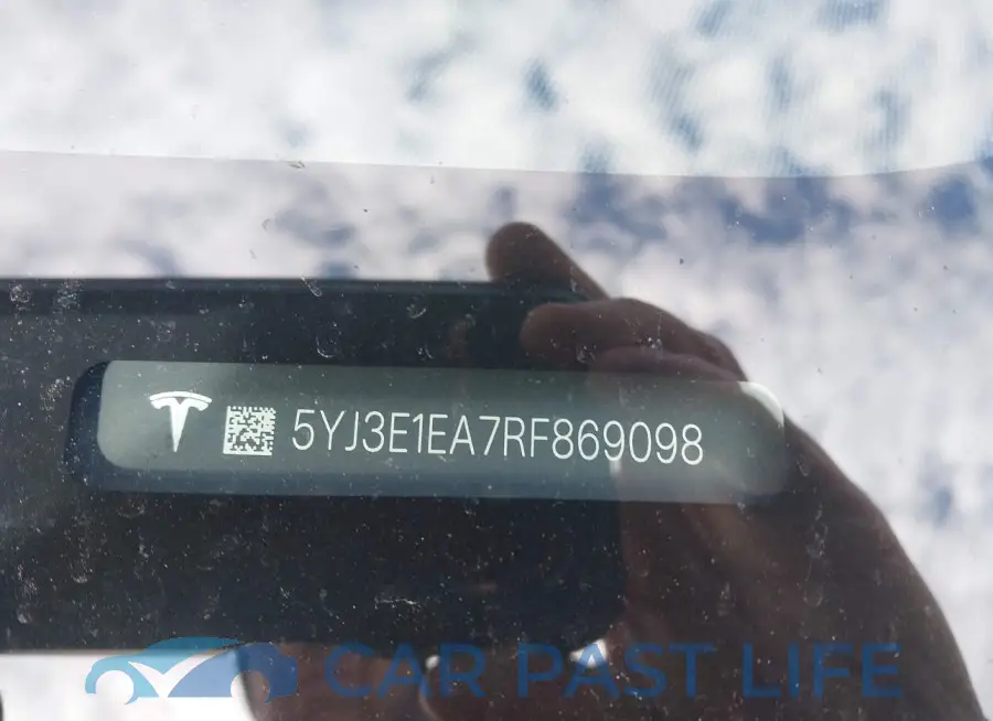 5YJ3E1EA7RF869098# 9