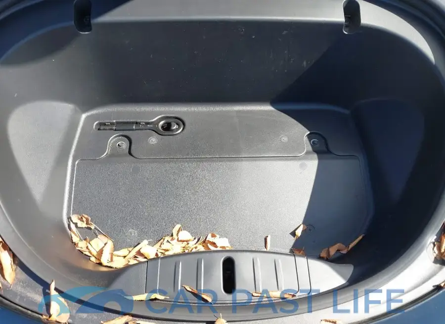 5YJ3E1EB6LF600266# 10
