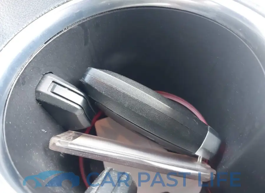 1FATP8UH6P5105295# 11