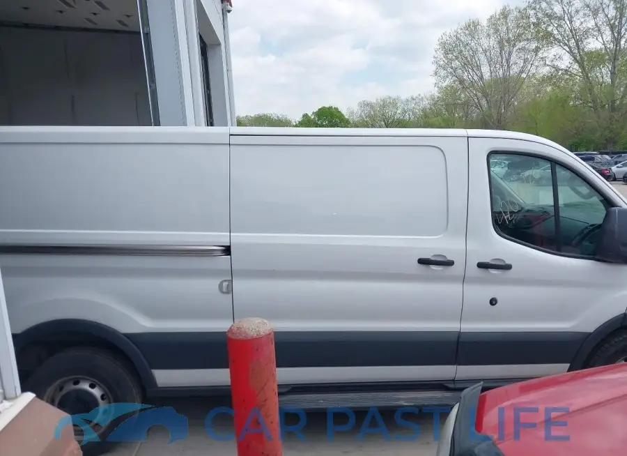 1FTBW2YM0JKB17853# 13