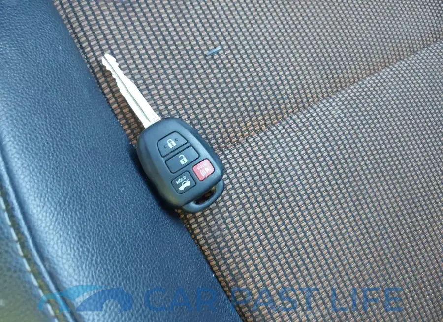 2T1BURHE3FC323751# 11