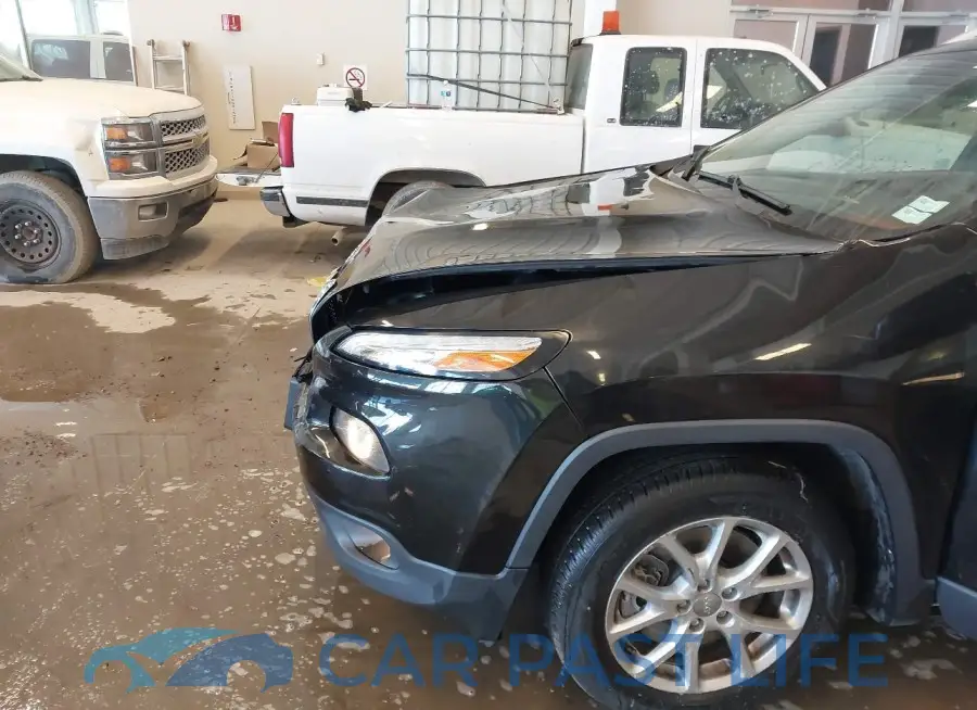 1C4PJLCB9FW536767# 19
