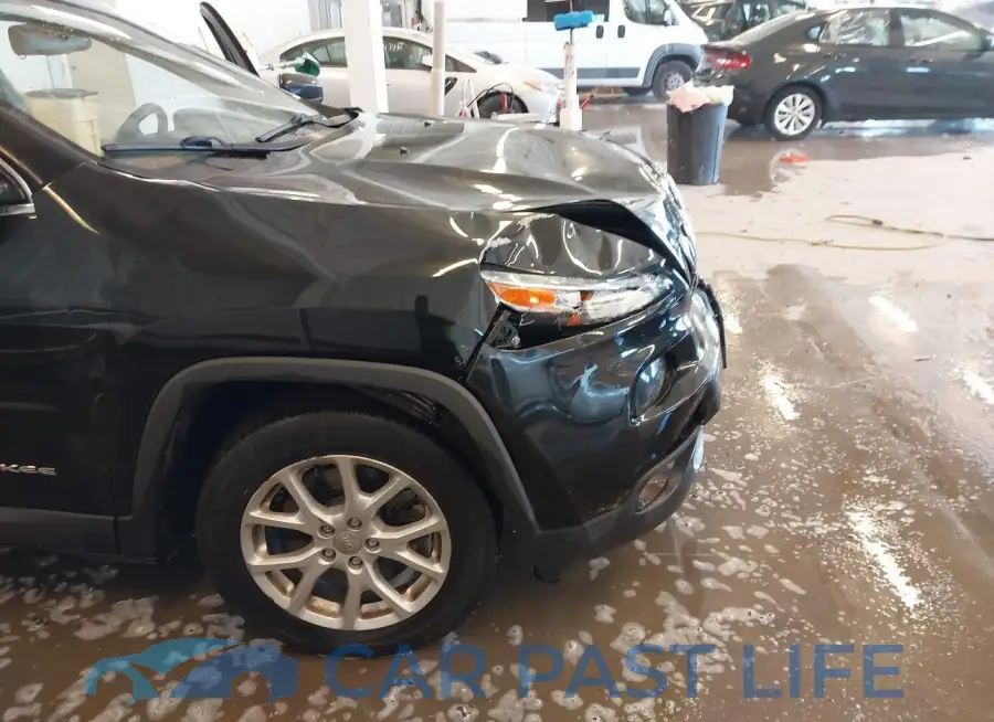 1C4PJLCB9FW536767# 18