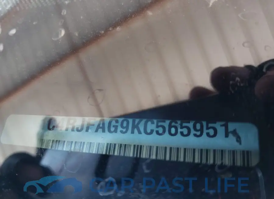 1C4RJFAG9KC565951# 9
