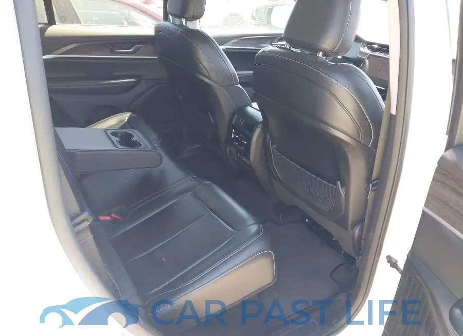 1C4RJHBG8PC512692# 8