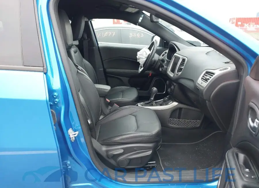 3C4NJDEB5MT529070# 5