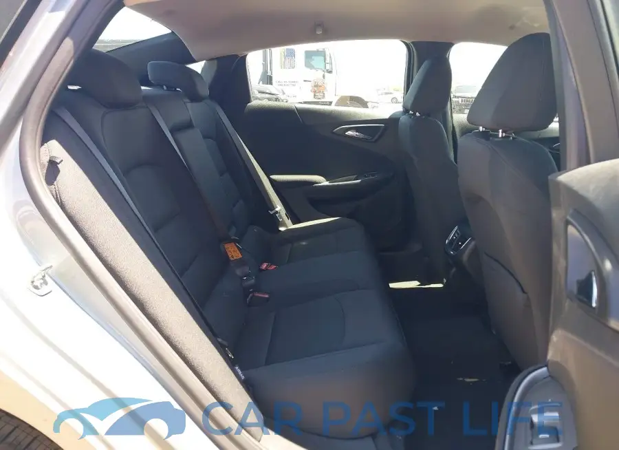 1G1ZD5ST3SF144778# 8