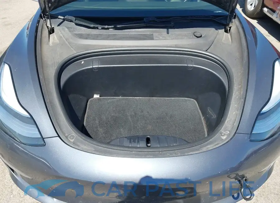 5YJ3E1EB9KF386047# 10