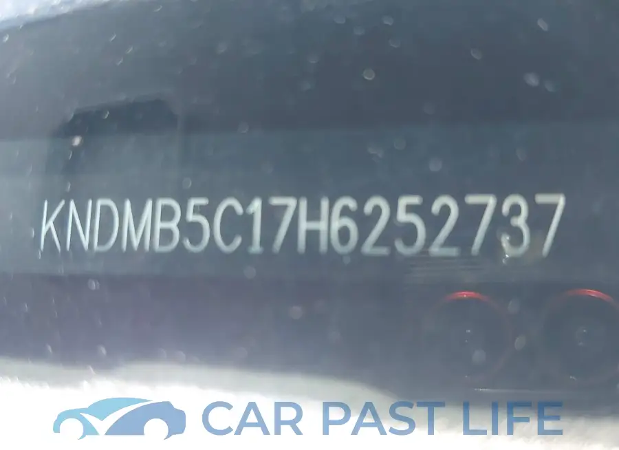 KNDMB5C17H6252737# 18
