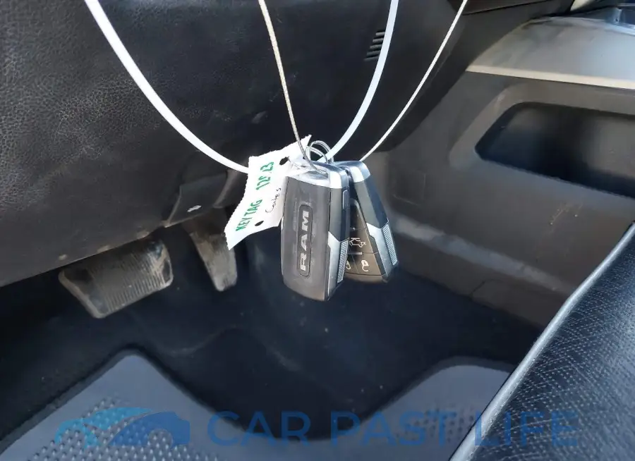 3C63RRJL4MG618270# 10