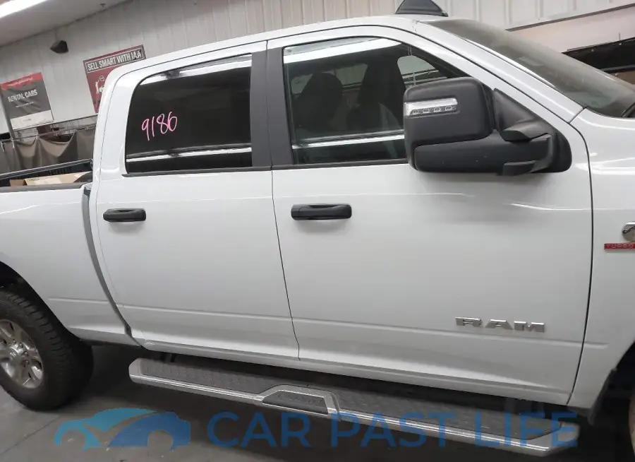 3C6UR5DL1RG338595# 12