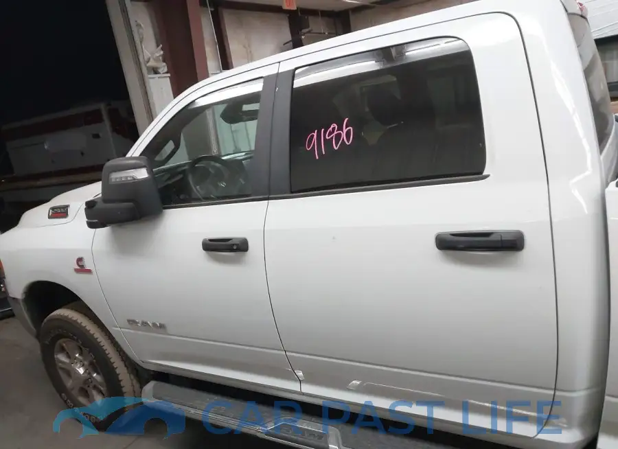 3C6UR5DL1RG338595# 13