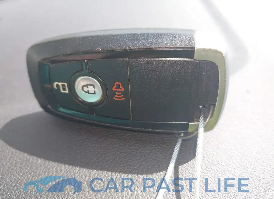 1FMCU0G61NUA48338# 11