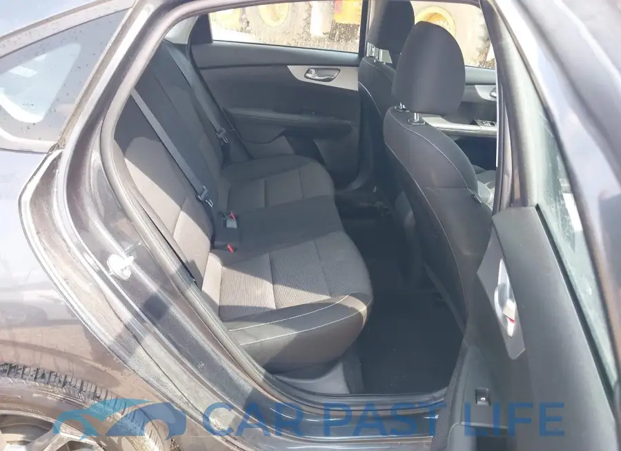 3KPF24AD8PE643047# 8