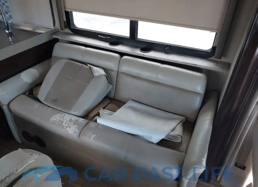 1FDXE4FS6JDC01049# 13