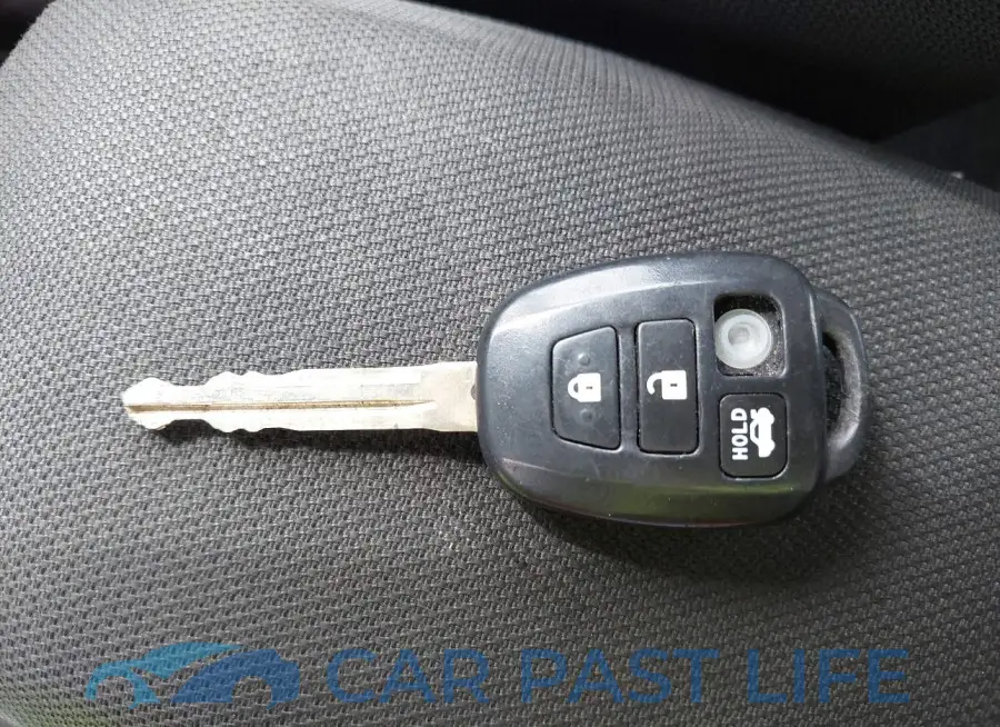2T1BURHE9HC771754# 11