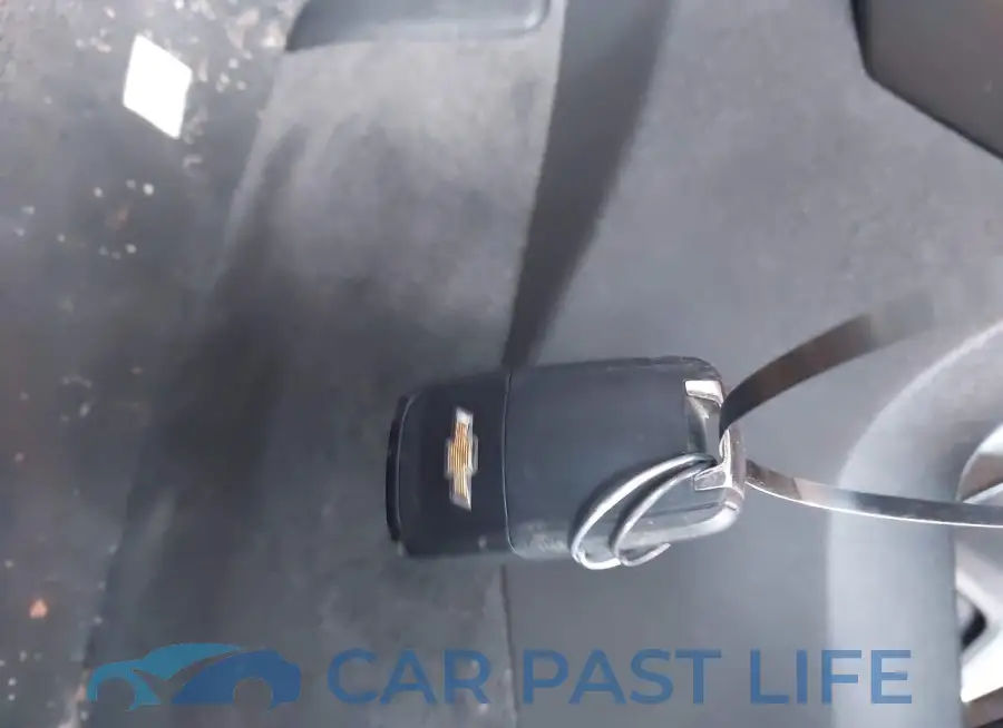 1G1RC6E4XFU141780# 11