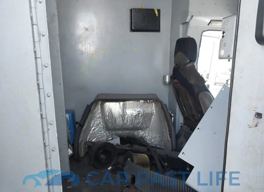 1FDXE4FS6HDC51850# 14