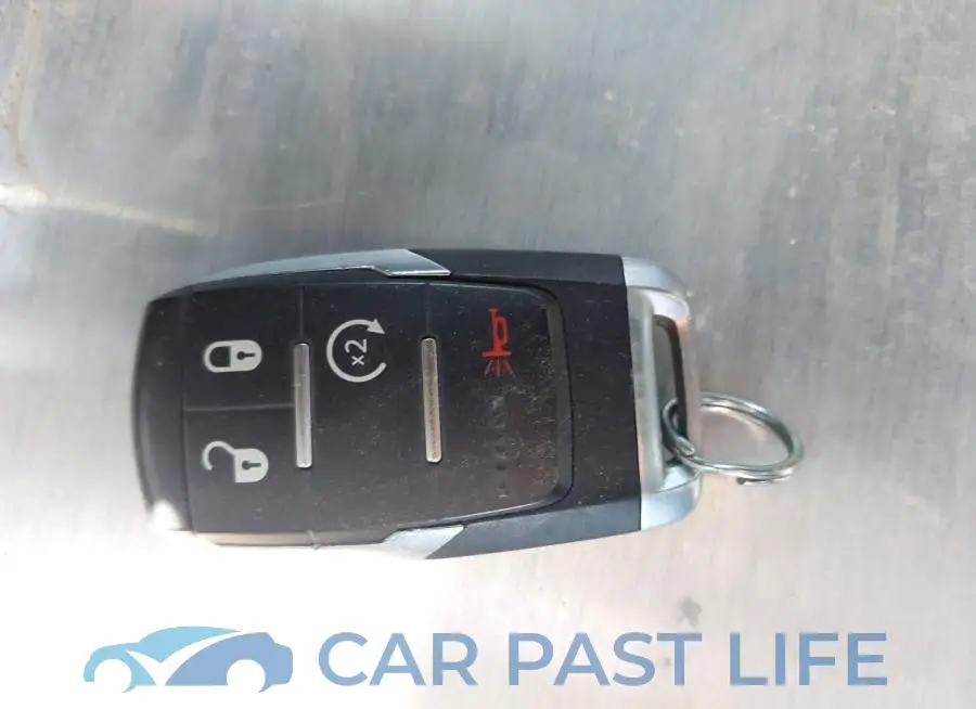 3C63RRHLXNG199915# 10