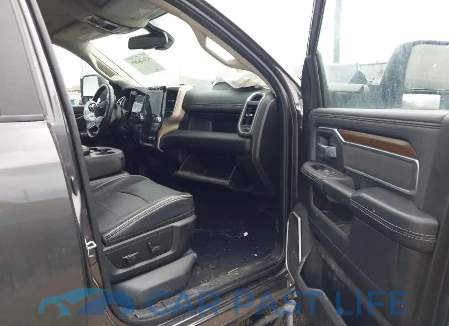 3C6UR5FL2RG324718# 5