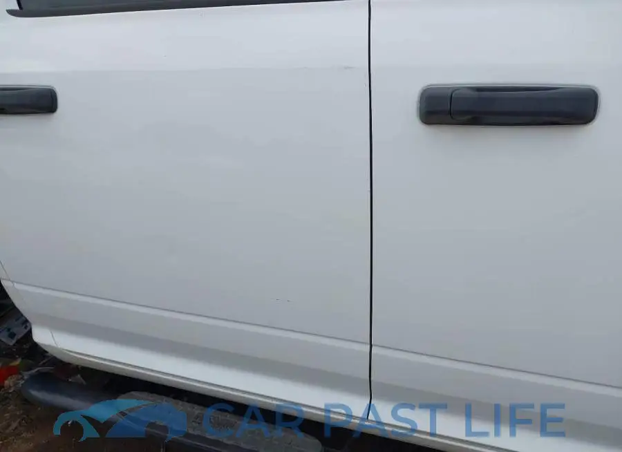 3C7WRTCL9JG340108# 11