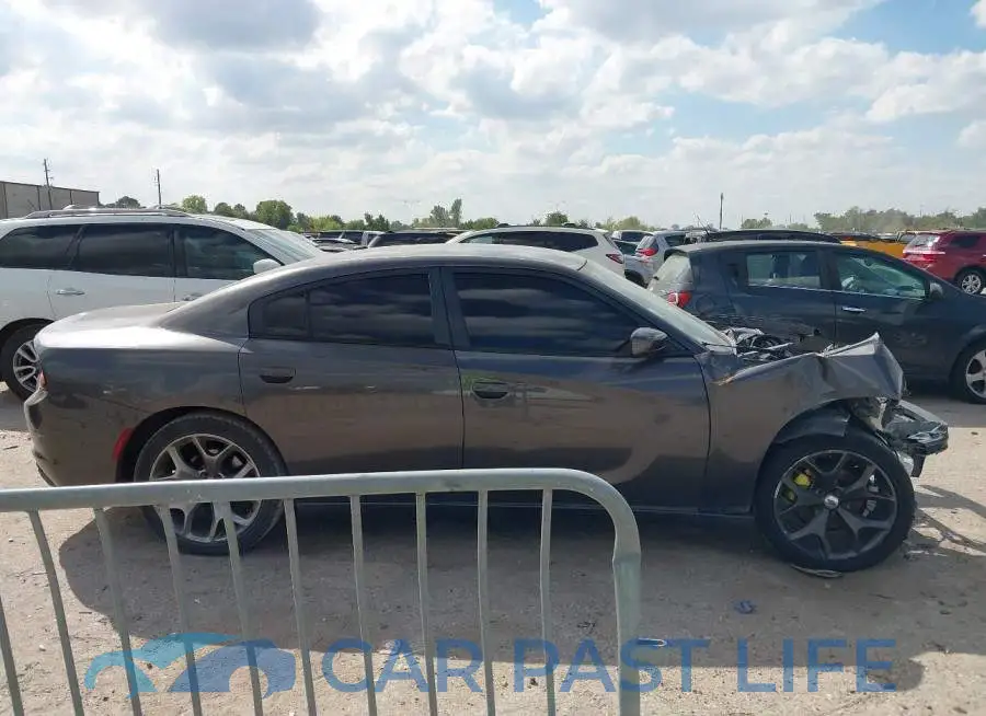 2C3CDXBG7FH812957# 13
