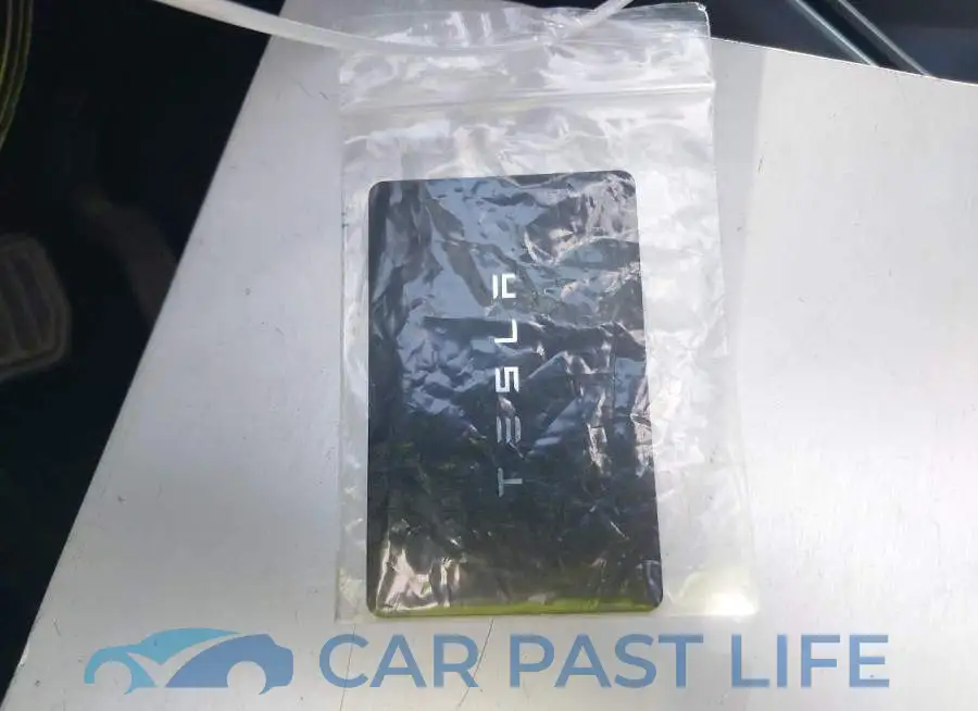5YJ3E1EA8KF428506# 11