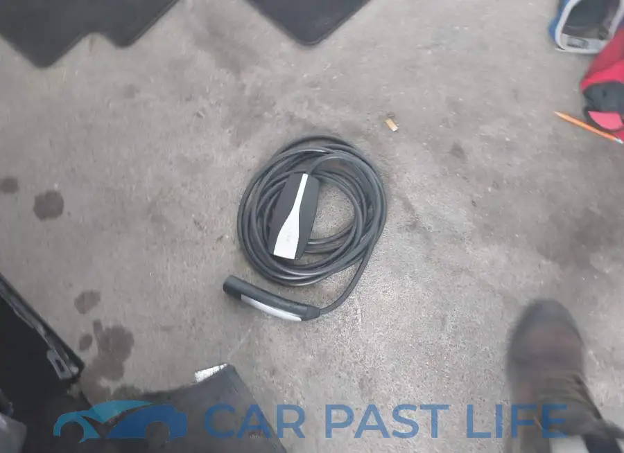 5YJ3E1EB6RF802064# 11