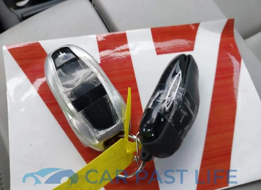 5YJSA1E13GF176212# 11