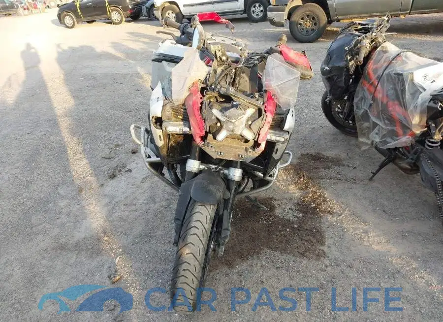 WB10M330XS6L02975# 5