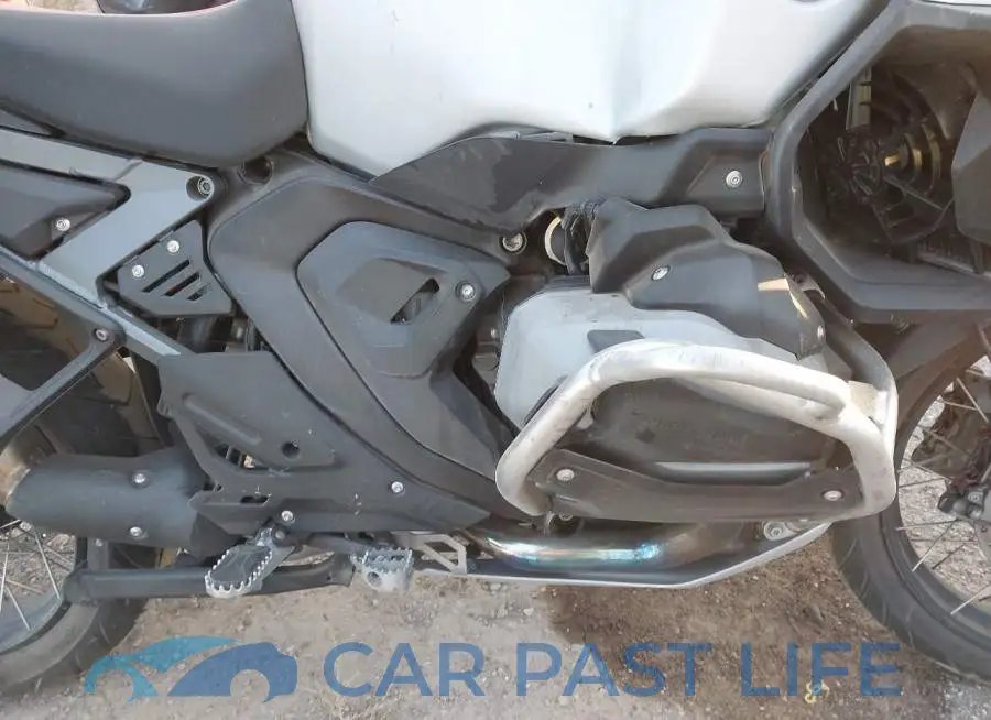WB10M330XS6L02975# 8