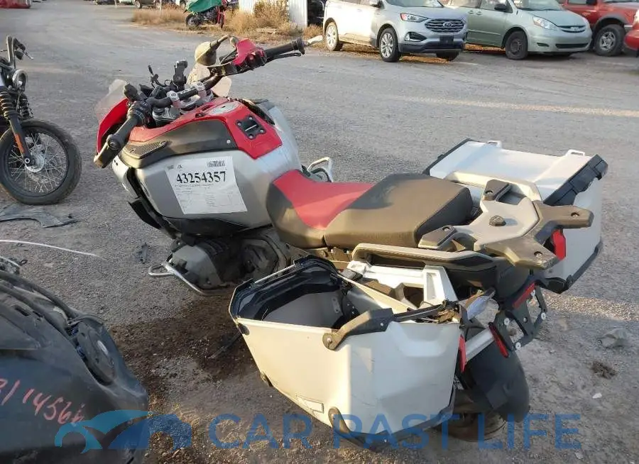 WB10M330XS6L02975# 3