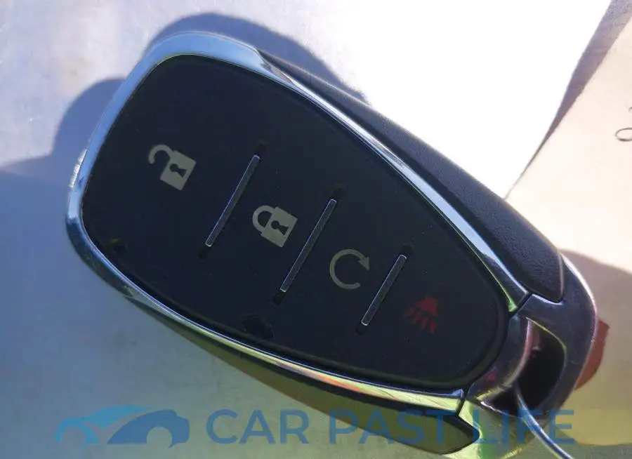3G1BE6SM8JS592408# 11