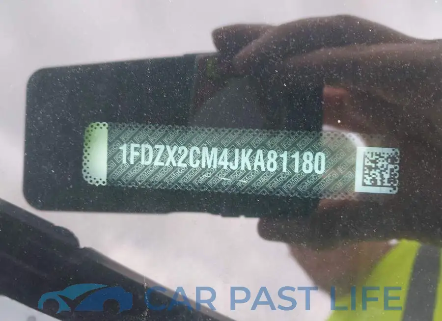 1FDZX2CM4JKA81180# 9