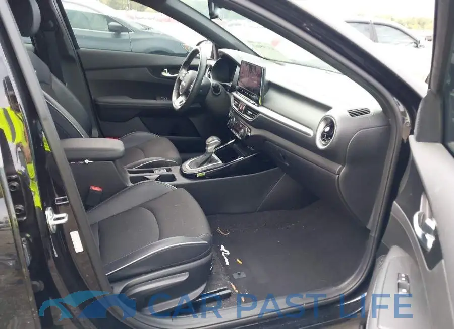 3KPF54AD4PE540828# 5