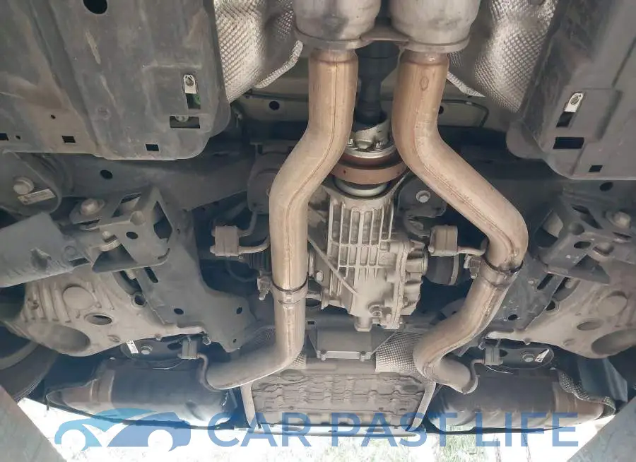 SALYL2RV6JA713199# 18