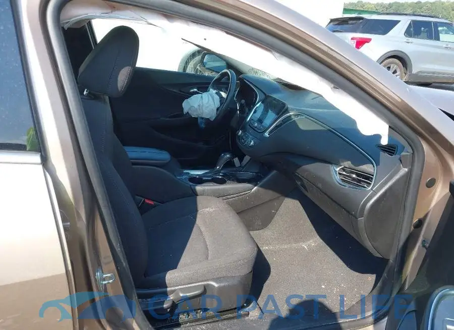 1G1ZD5ST0JF186517# 5