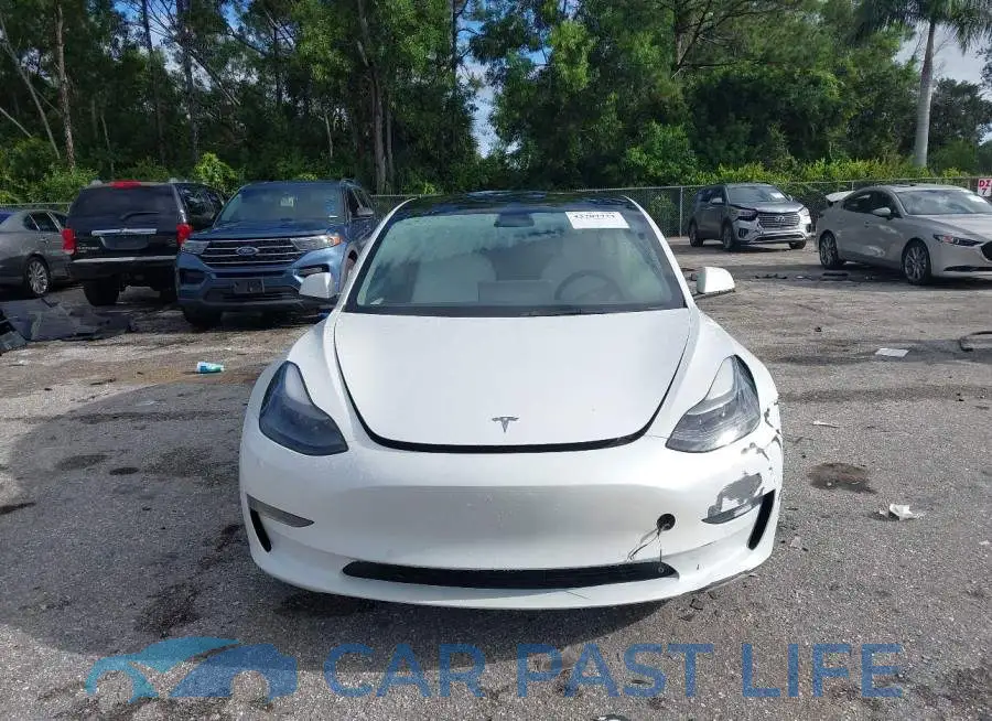 5YJ3E1EB0NF351174# 11