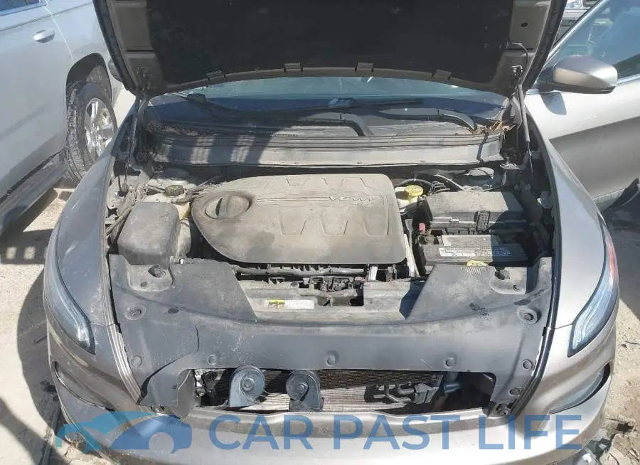 1C4PJLCS4HW613807# 10