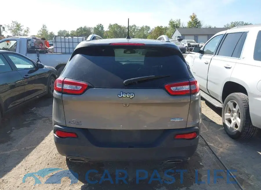 1C4PJLCS4HW613807# 16