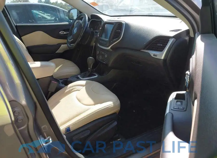 1C4PJLCS4HW613807# 5