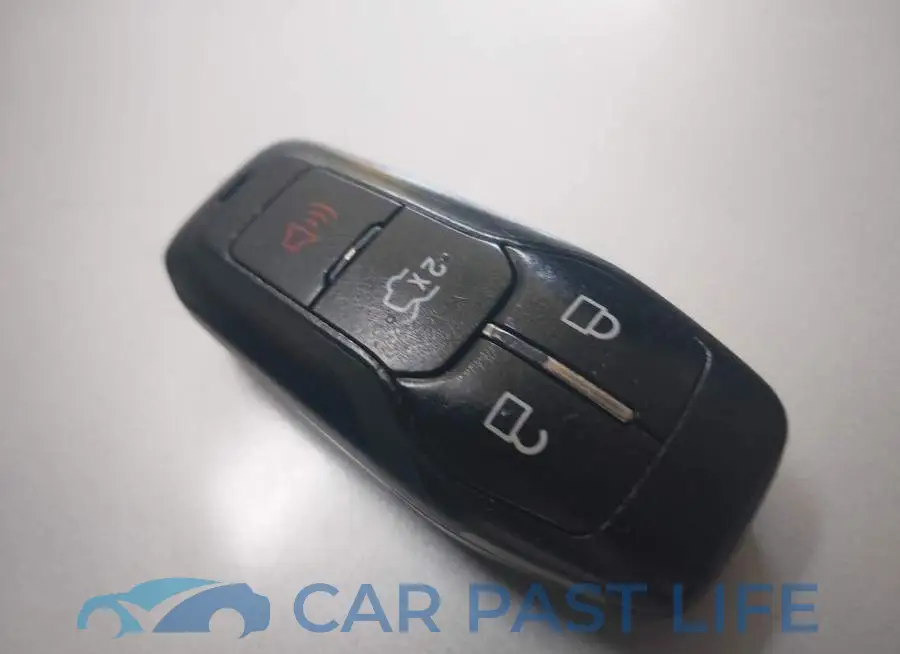 1FA6P8JZ3G5520682# 11