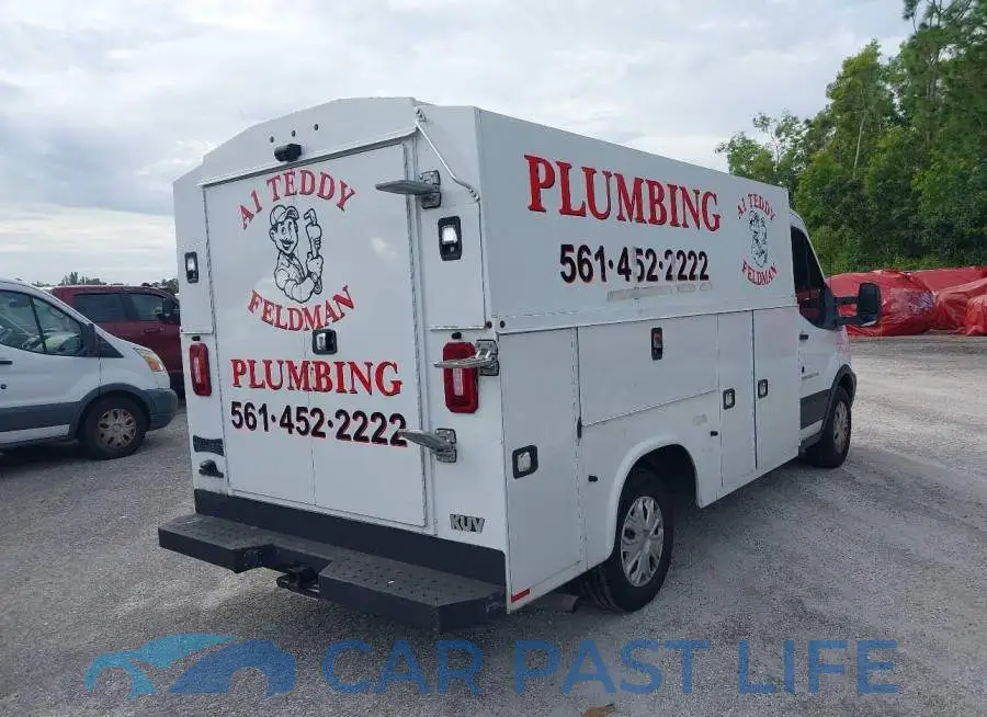 1FDBW5PM5KKA29493# 4