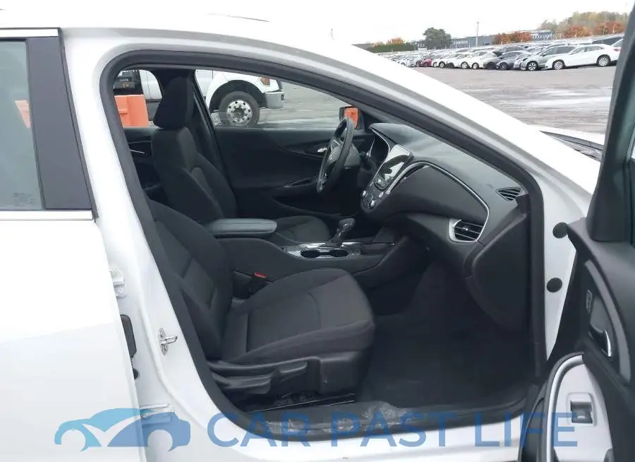1G1ZD5ST1RF120618# 5
