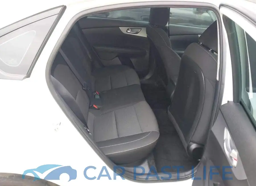 3KPF24AD3PE553806# 8
